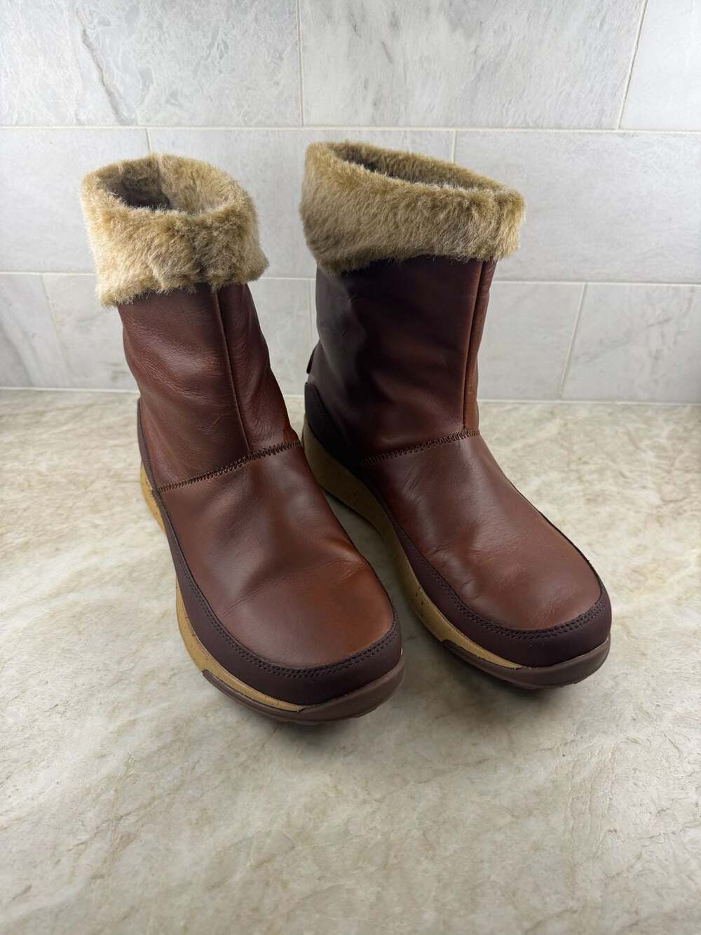 Chaco Borealis Mid Waterproof Leather Winter Boots Brown Faux Fur Womens 9 - Picture 2 of 16